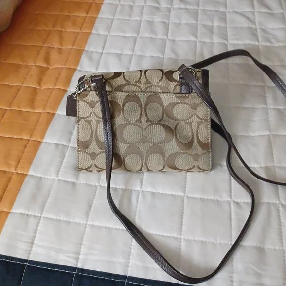 Coach c print shoulder bag - Picture 4 of 6
